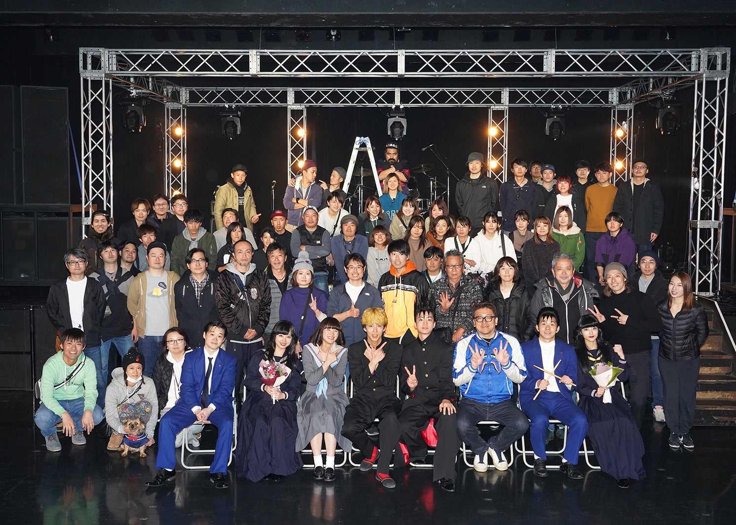 「今日から俺は！！劇場版」興行収入50億円突破　キャスト＆スタッフ勢揃いの写真公開