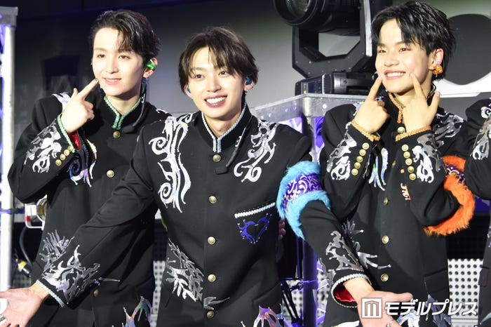 可愛いポーズに応える高岡ミロ、近藤駿太、武田創世/Lienel(C)モデルプレス