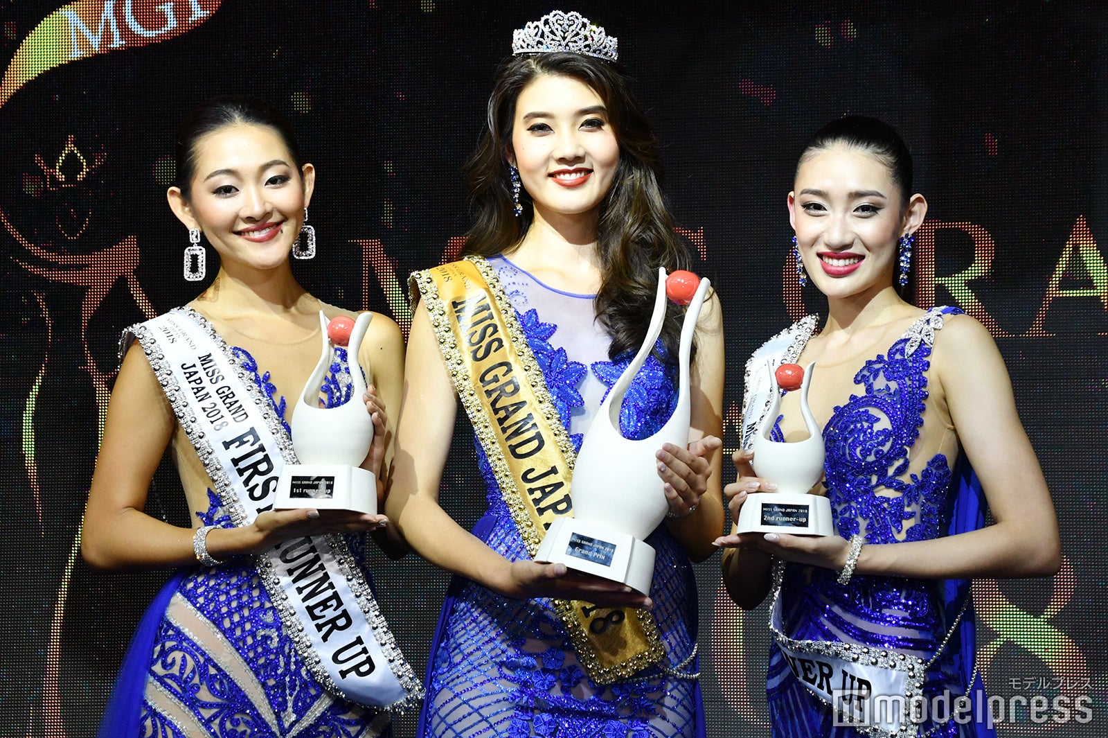 （左から）黒木莉恵さん、小田はるかさん、飛田叶美さん （C）モデルプレス