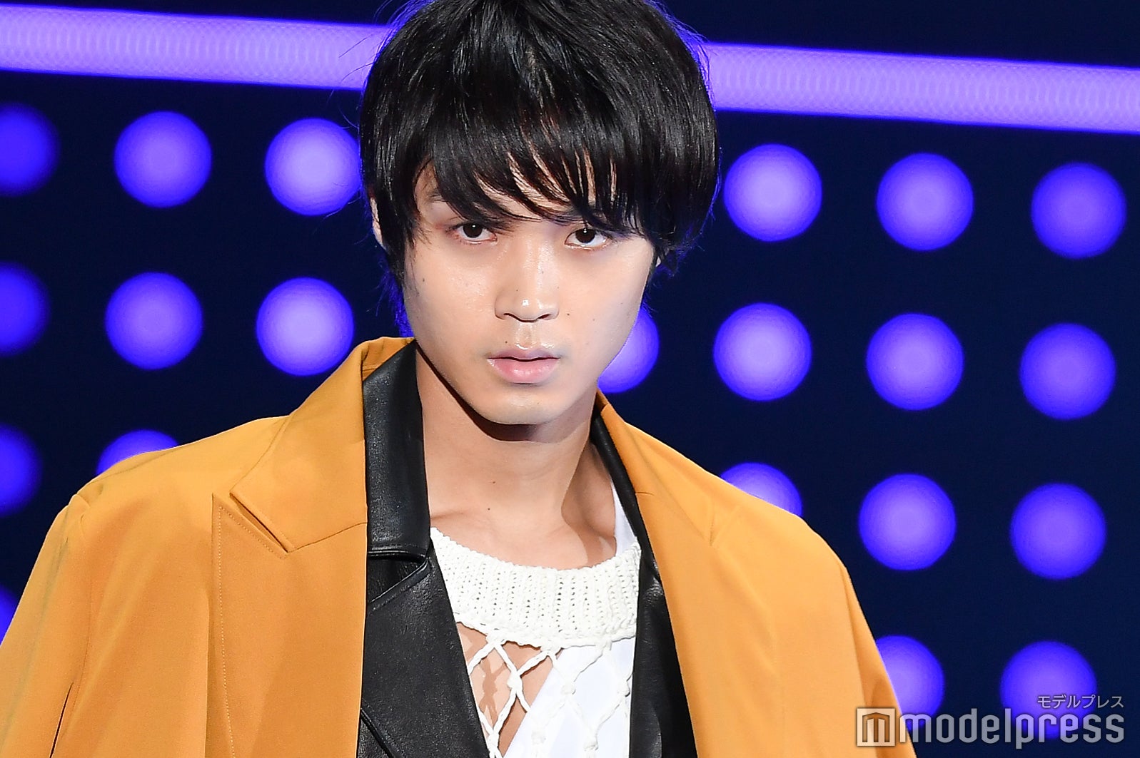 磯村勇斗、“モデルの顔”で雰囲気一転 会場から黄色い歓声＜TGC2019S／S＞