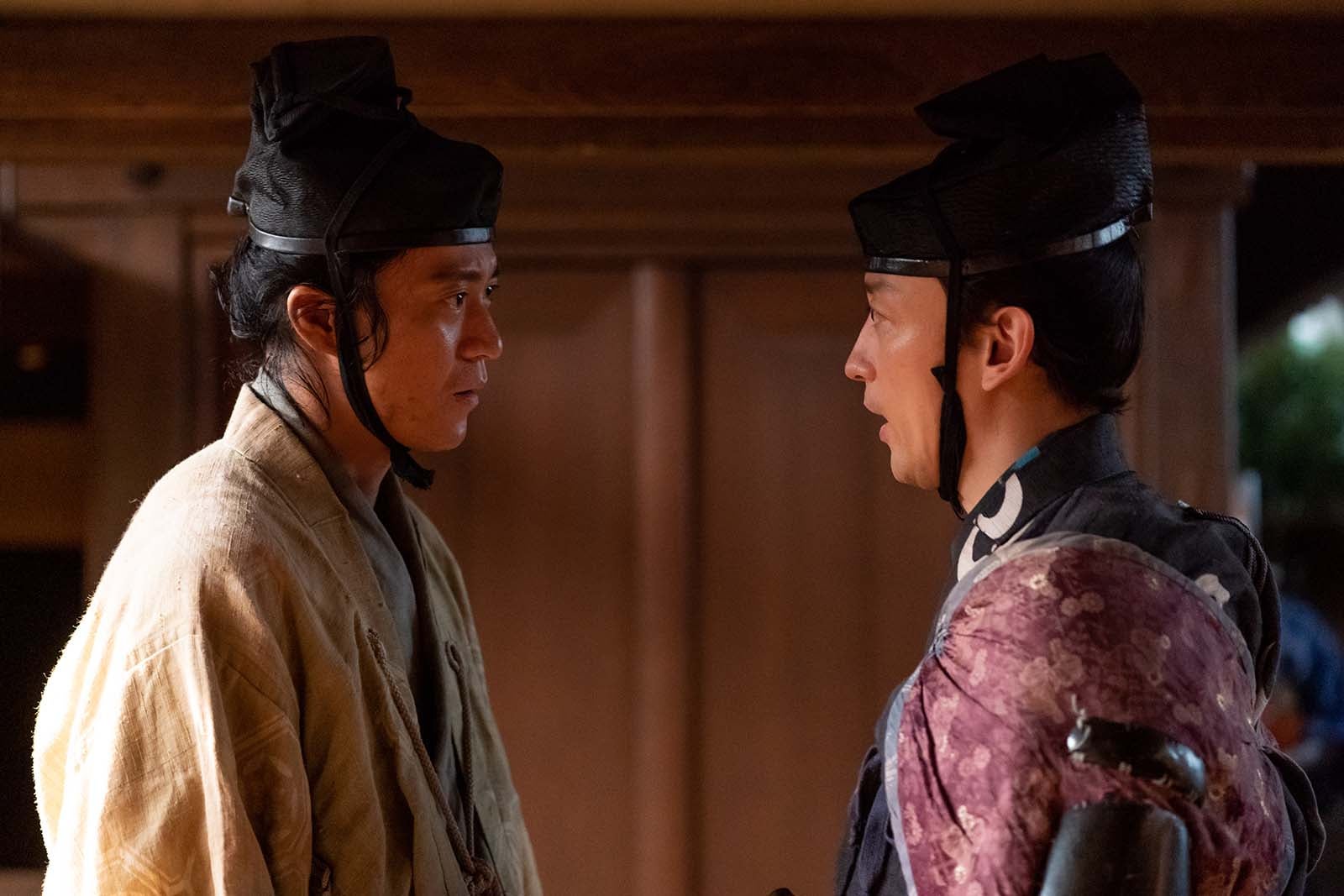 小栗旬、山本耕史「鎌倉殿の13人」（C）NHK