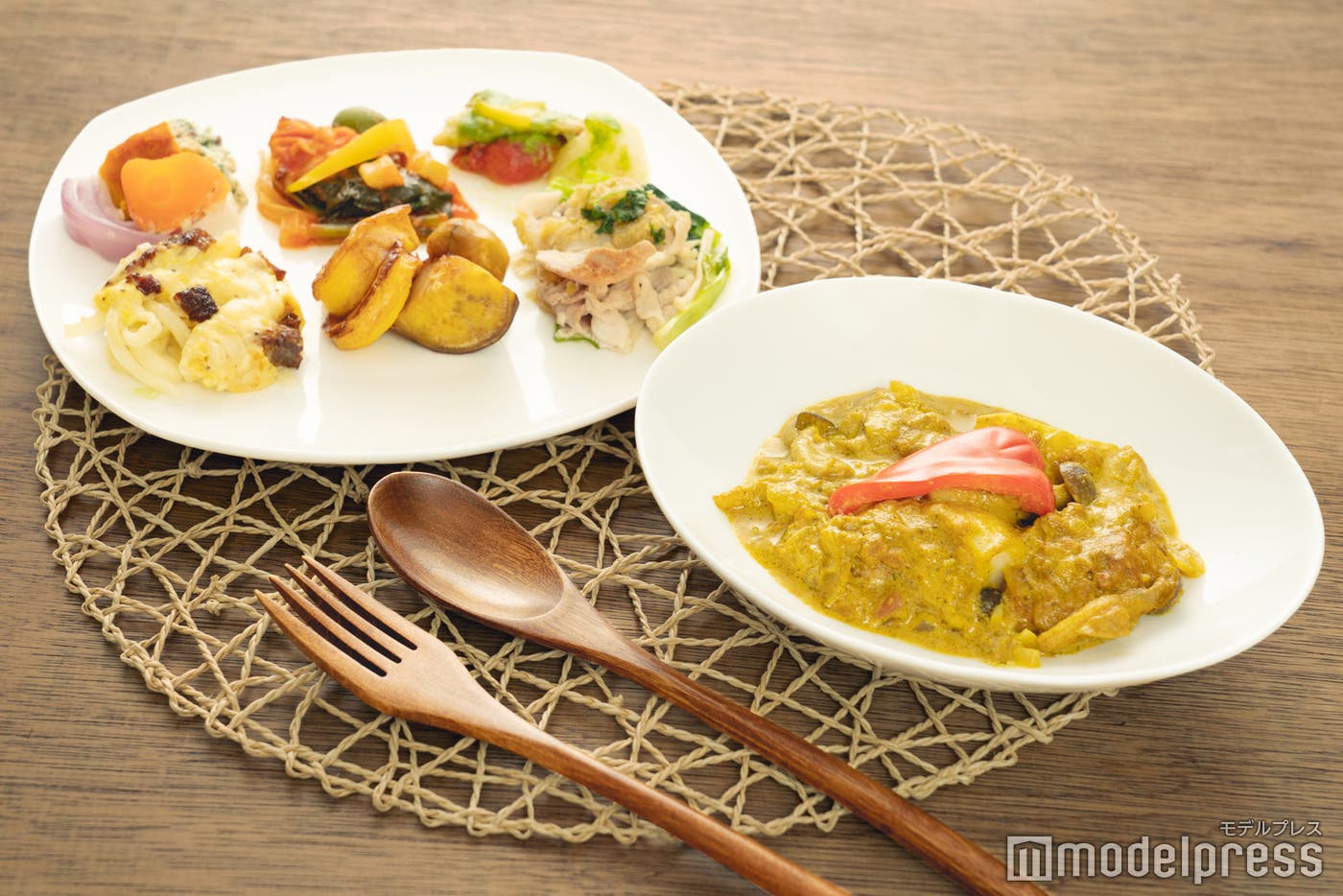 (C)モデルプレス