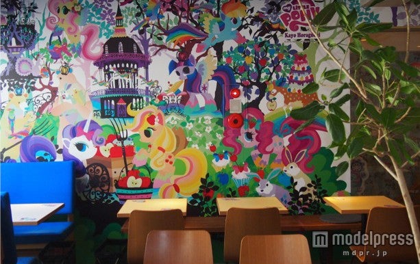 店内イメージ（C）2015 Hasbro. All Rights Reserved．