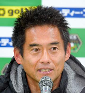 「似合わないですね 緑の炎が一番似合います」50歳のイケオジとなった日本代表レジェンドGKの代表ユニ姿にまさかの反響「新鮮な感じ」