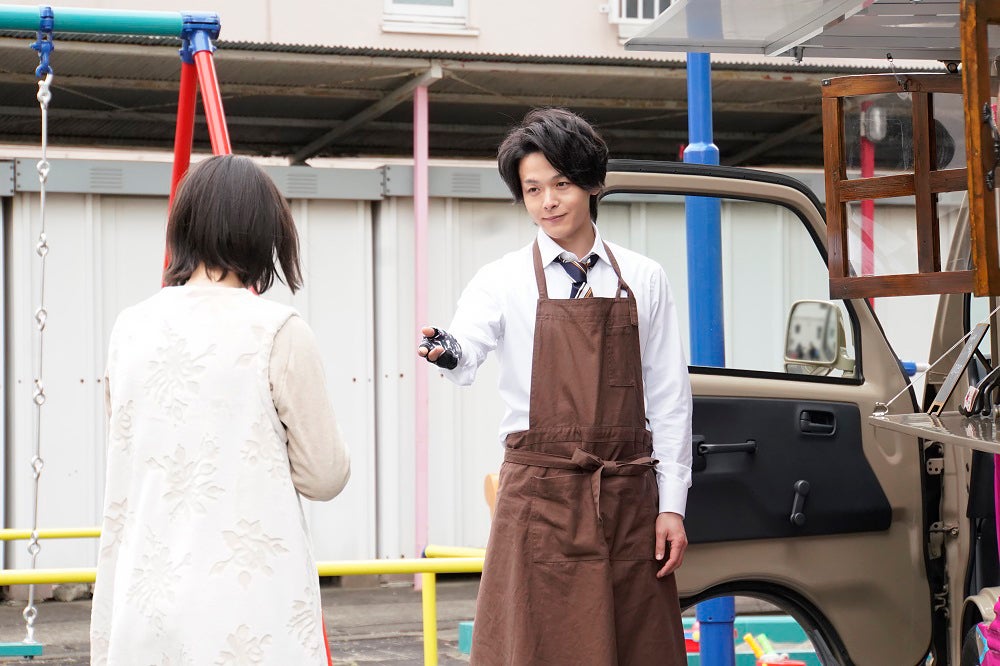中村倫也（C）「珈琲いかがでしょう」製作委員会