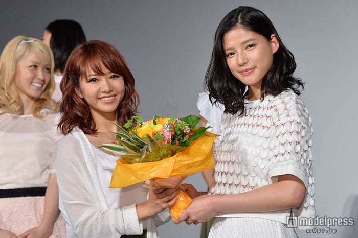 Aya、石井杏奈(C)モデルプレス