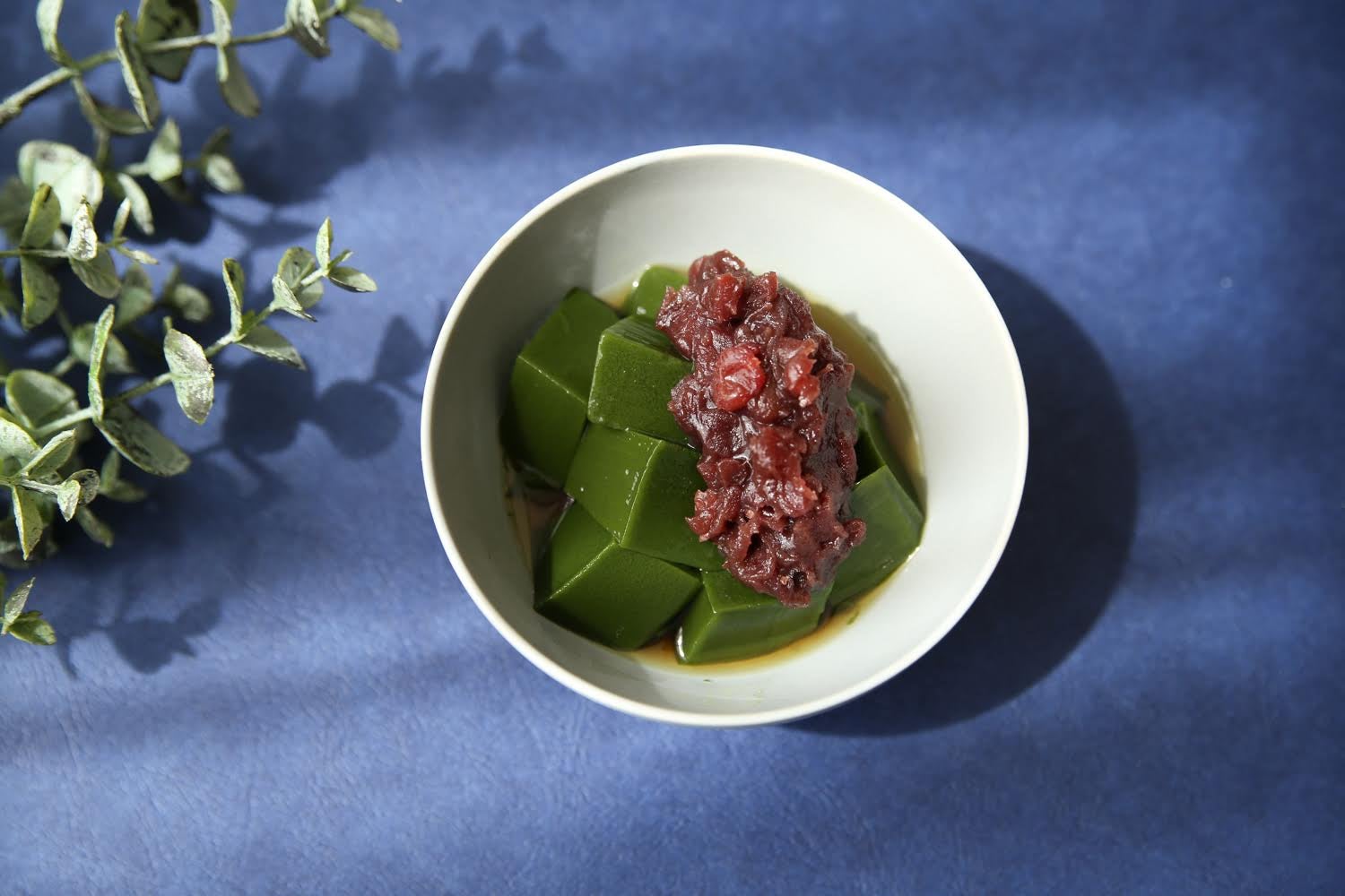 茶葉を使用した香り豊かな和三盆のシロップがけのゼリー／画像提供：きちり