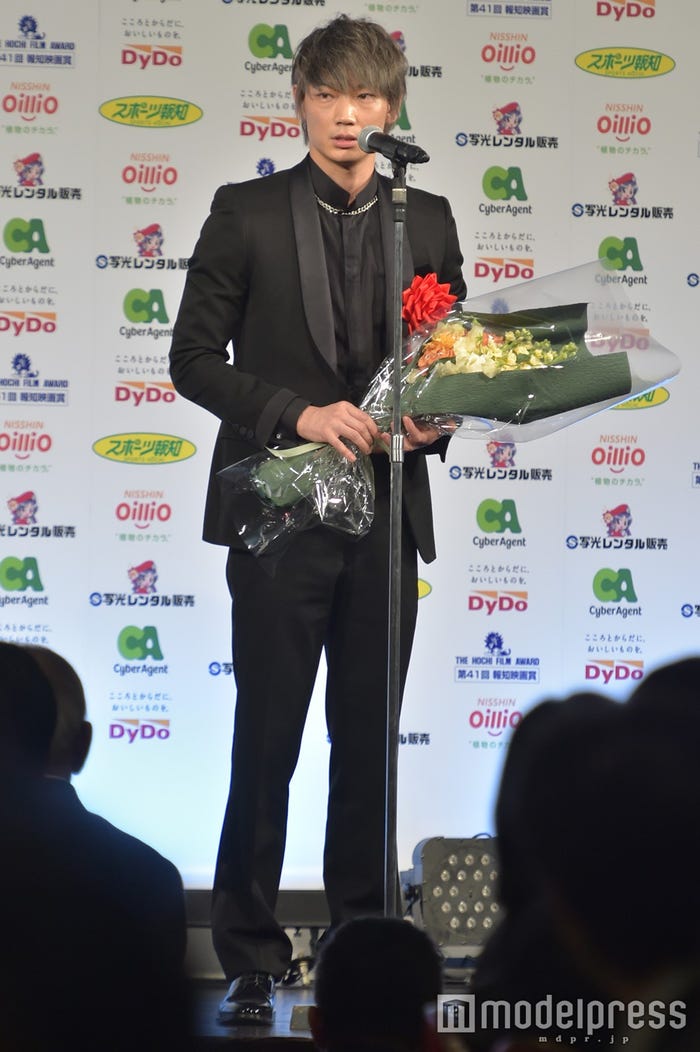 綾野剛(C)モデルプレス