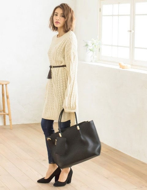 ケーブル編みサイドスリットニットワンピース「Re:EDIT by GALSTAR」2,998円（税込）／画像提供：Re:EDIT by GALSTAR