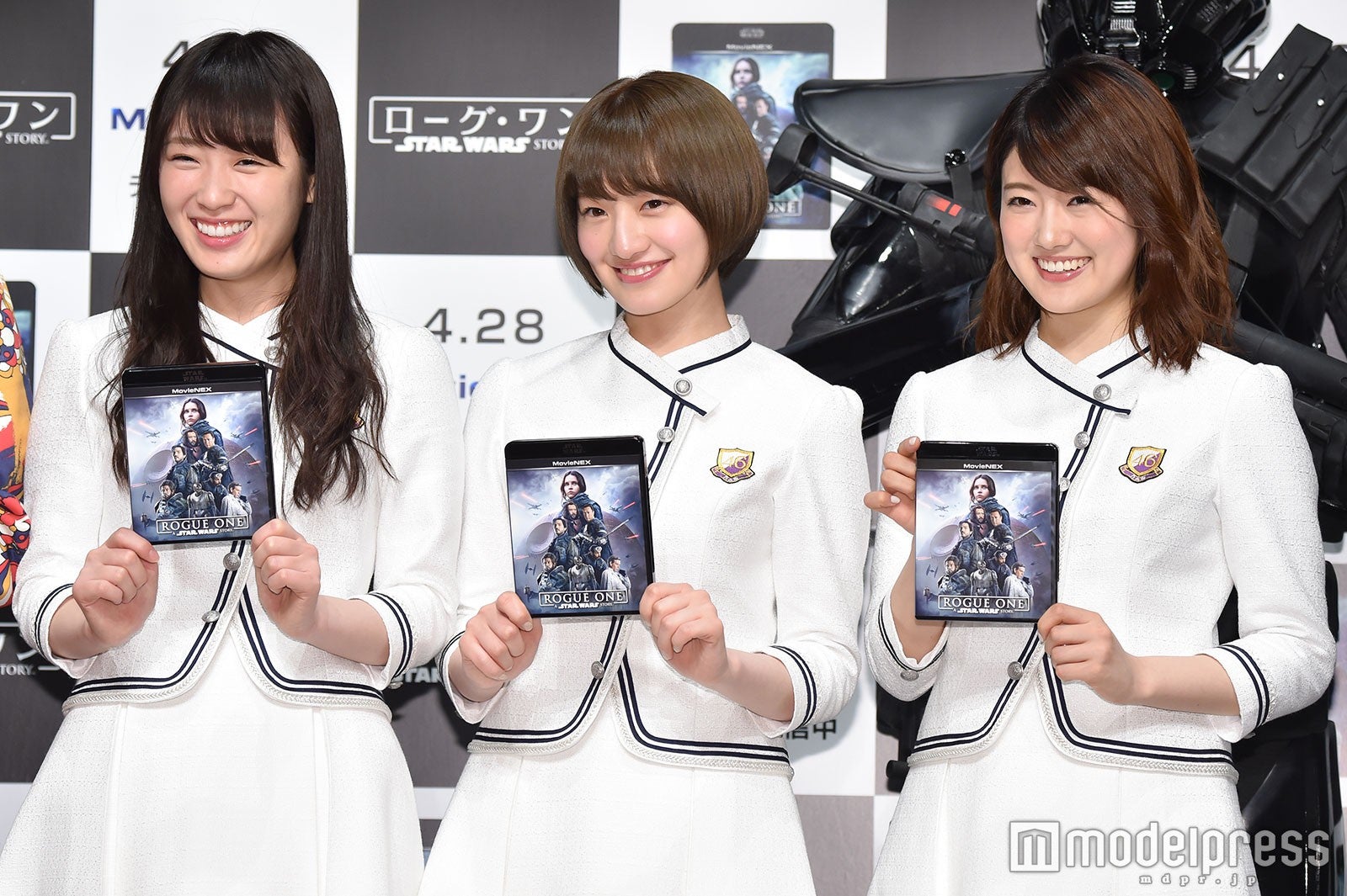 （左から）高山一実、中田花奈、樋口日奈（C）モデルプレス