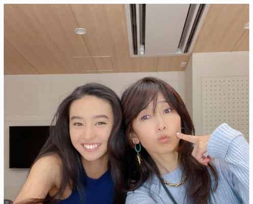 工藤静香&Koki,、顔寄せ合い“密着”美人母娘ショット披露