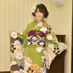 横山由依