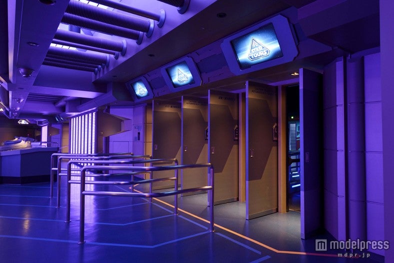 スター・ツアーズ搭乗口 （C）Disney／Lucasfilm Ltd．