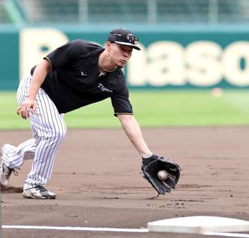 阪神 ドラ1立石の登録抹消で佐藤輝を「三塁」、森下を「右翼」へ