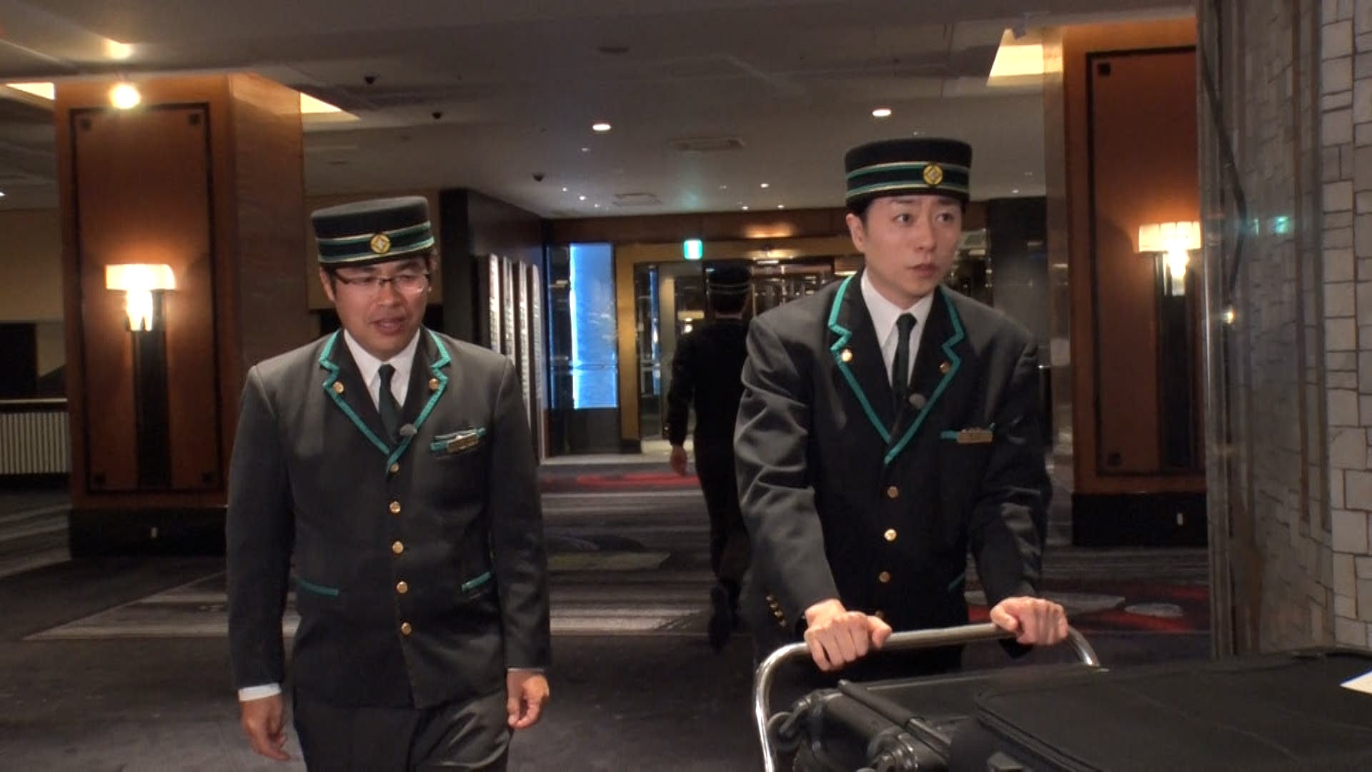 中岡創一、櫻井翔（C）フジテレビ