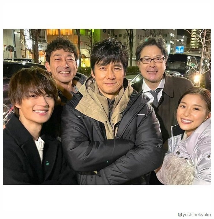 芳根京子「真犯人フラグ」過酷撮影回顧「朝から晩までいつも膨大なセリフ量」“家族のようなチーム”豪華オフショット公開