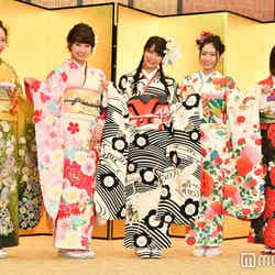 NMB48（左から）石塚朱莉、加藤夕夏、白間美瑠、内木志、古賀成美 （C）モデルプレス