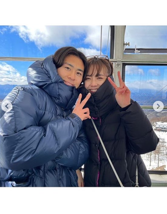 松井愛莉、“イケメン弟”Jリーガー松井蓮之選手ら家族旅行ショット公開に「美男美女」「素敵」の声