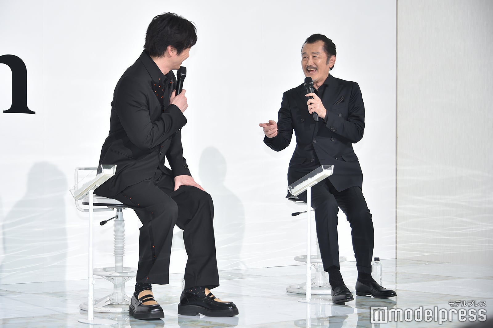 絆が深い田中圭＆吉田鋼太郎（C）モデルプレス