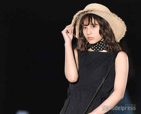 日向坂46小坂菜緒、ほっそり二の腕披露 ふわふわヘアが可愛い<TGC熊本2019>