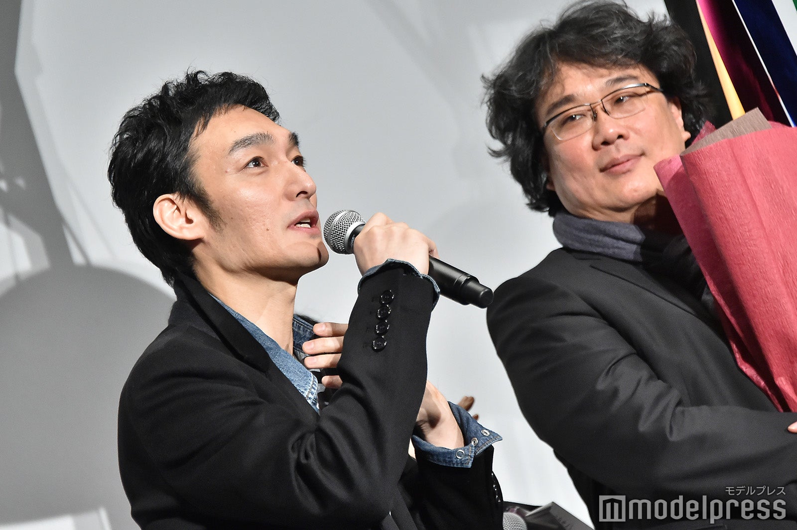 草なぎ剛、ポン・ジュノ監督 （C）モデルプレス