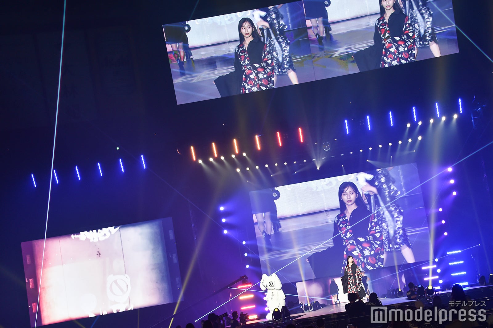 ステージの様子（C）モデルプレス