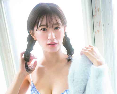 NMB48上西怜、水着姿で“妄想デート” 甘さ満点グラビア披露