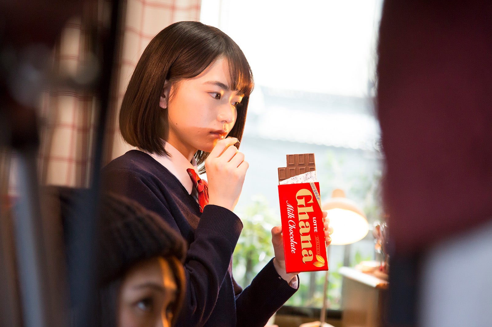 山田杏奈／新CMメイキングカット（提供画像）