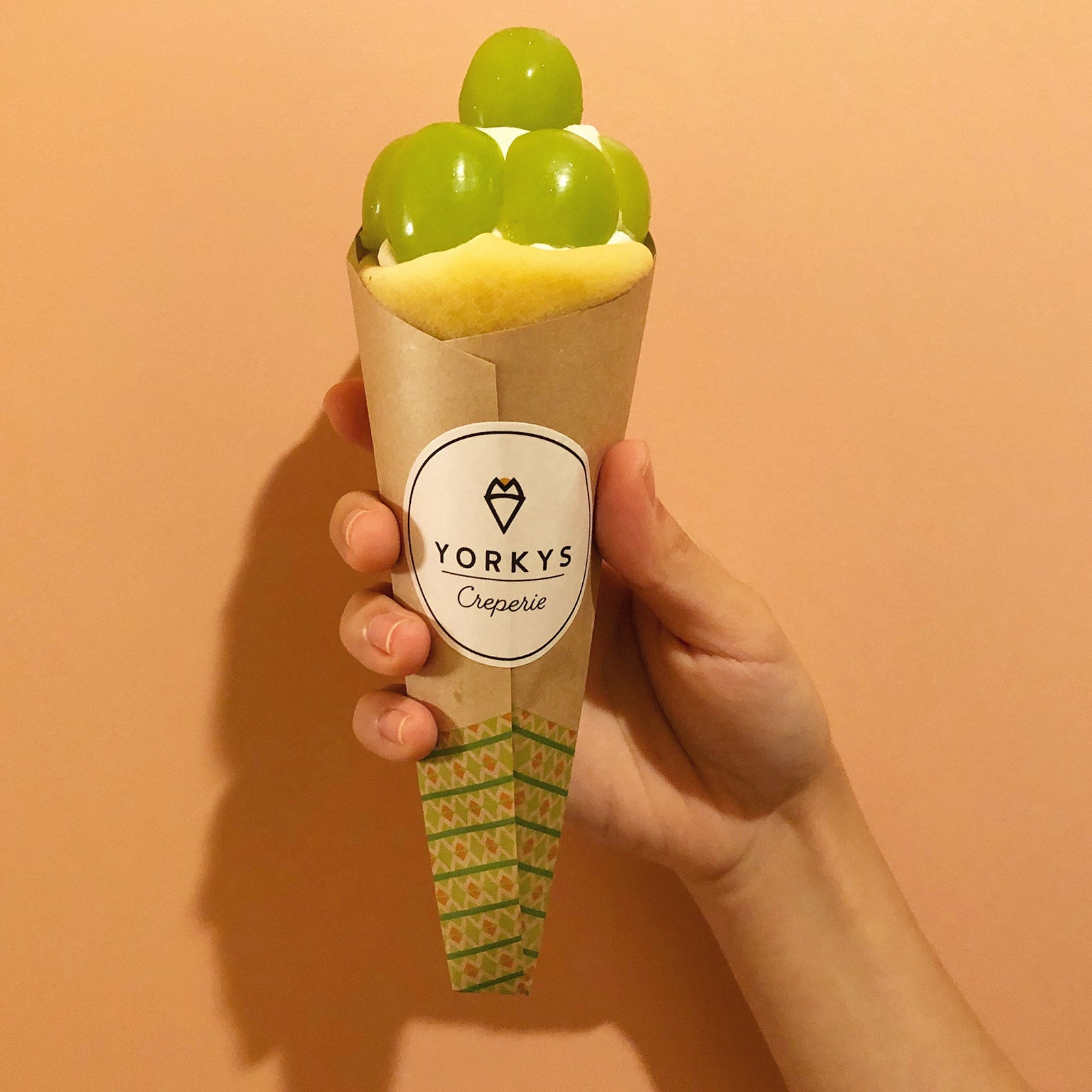 クレープ／画像提供：株式会社YORKYS ENTERTAINMENT