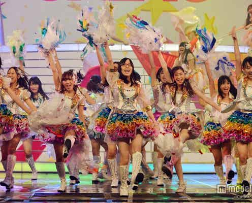 SKE48松井珠理奈、“紅白用”メガネ披露 一糸乱れぬパフォーマンス<紅白本番>