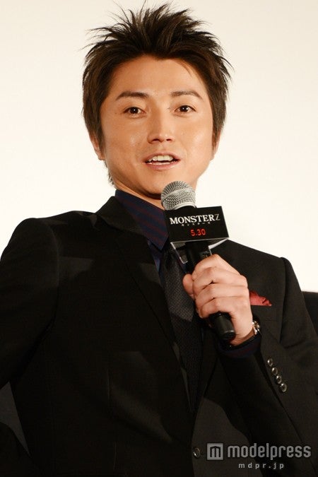 藤原竜也が全裸に　罰ゲームで「とりあえず脱がされて…」