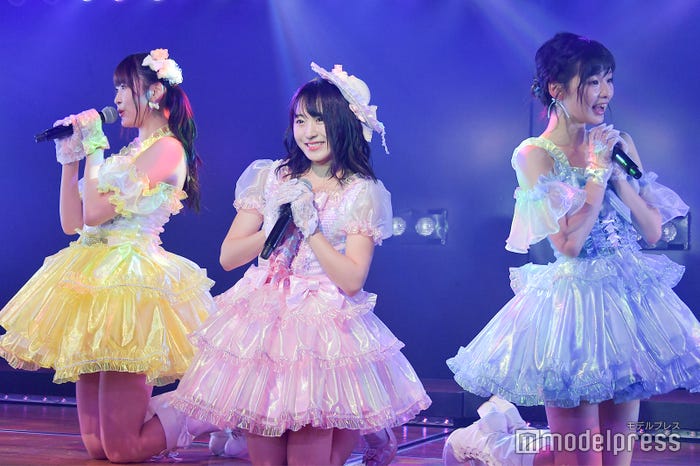 達家真姫宝、坂口渚沙、浅井七海/AKB48村山チーム4「手をつなぎながら」公演(C)モデルプレス