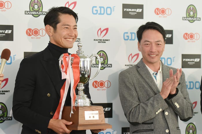 肥野竜也(左)(提供写真)