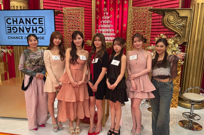 (左から)ベッキー、うた、きほ、きこ、まれ、にこ、ゆきぽよ(提供写真)