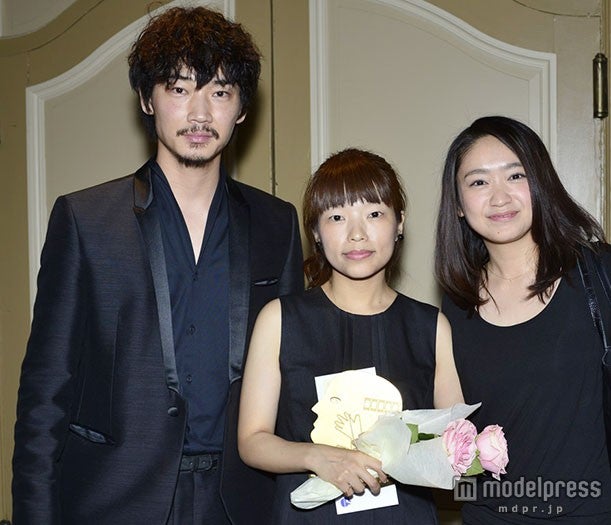 綾野剛、快挙達成に「風が吹いたな」