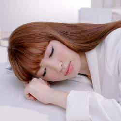 小嶋陽菜/「PEACH JOHN」の新商品「ドリームブラ」ショートムービーより