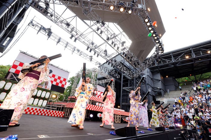 「つばきファクトリーの夏祭り2023 ~灼熱~」より(提供写真)