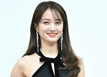 一浪→難関大卒の30歳モデル 京都で花見、着物にレアなヴィトンのバッグが映える ジュエリーも 「京都愛が増え続けるばかり」