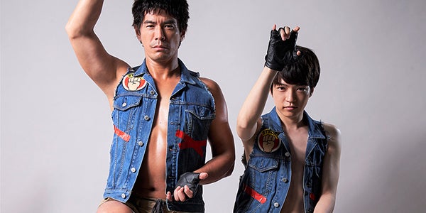 伊藤英明&なにわ男子・西畑大吾、お揃いの裸ベストで勝平コス姿披露 伊藤英明&なにわ男子・西畑大吾、お揃いの裸ベストで勝平コス姿披露