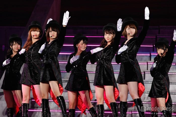 ジャズテイストでヒット曲メドレー(C)AKS