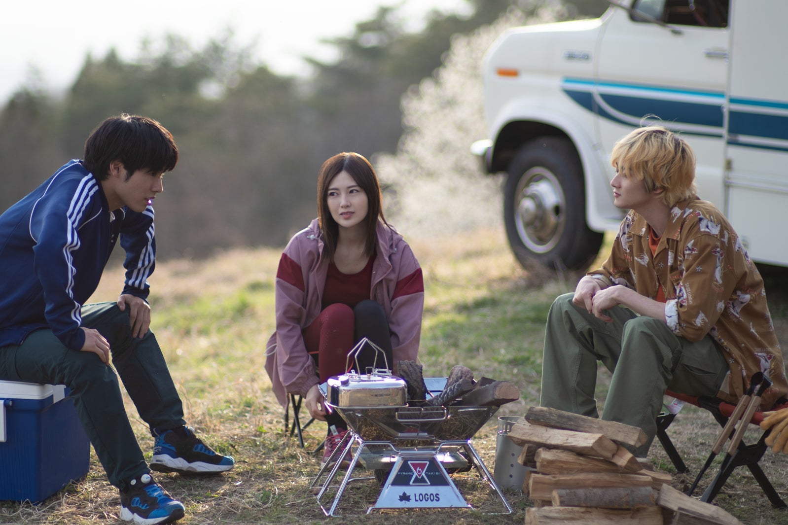 赤楚衛二、白石麻衣、柳俊太郎（C）麻生羽呂・高田康太郎・小学館／ROBOT