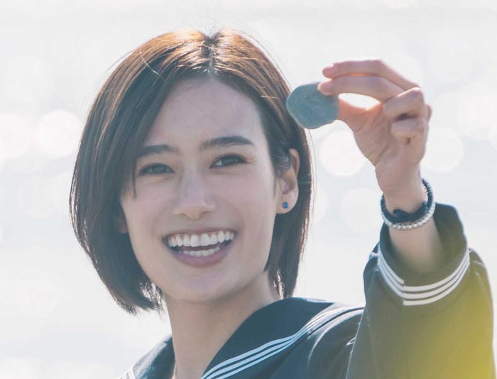 吉田志織(C)セモトちか/MIXER/集英社 (C)「サレタガワのブルー」製作委員会・MBS