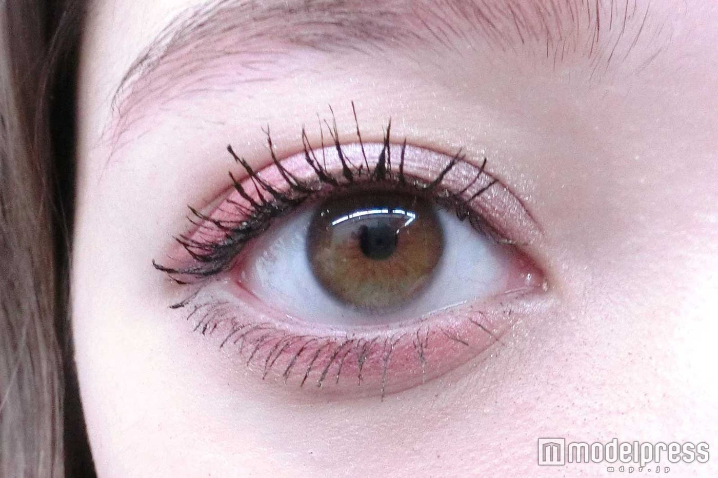 ぱっちりなセパレートまつ毛が完成/モデル:小澤しぇいん