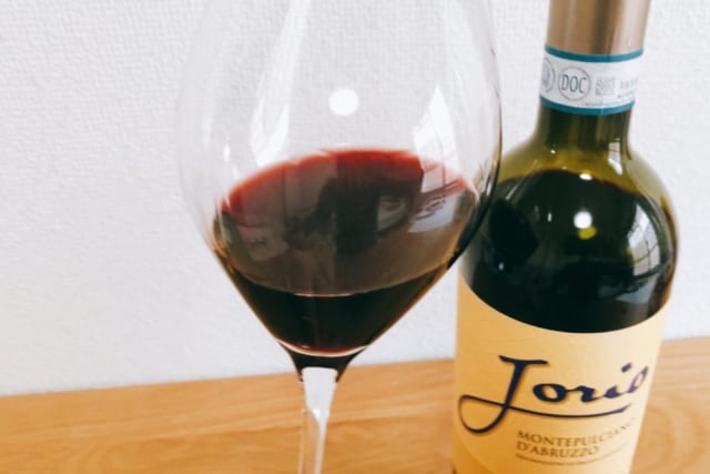 コストコ ウマニ・ロンキ ヨーリオ ワインの色