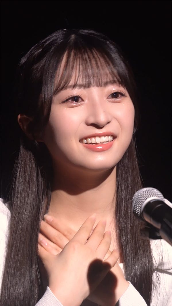 秋山由奈(C)AKB48