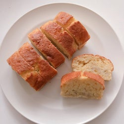 家にある材料で栄養満点簡単おやつ!「バナナケーキ」を作ろう♩