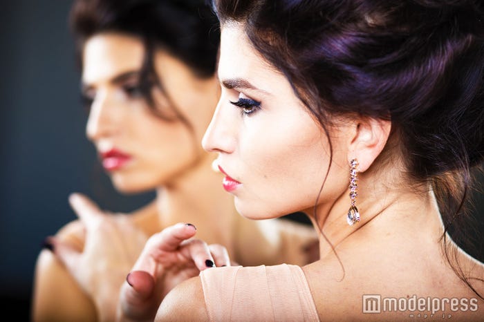 印象的で潤いのある目元に(photo by cherry_d/Fotolia)