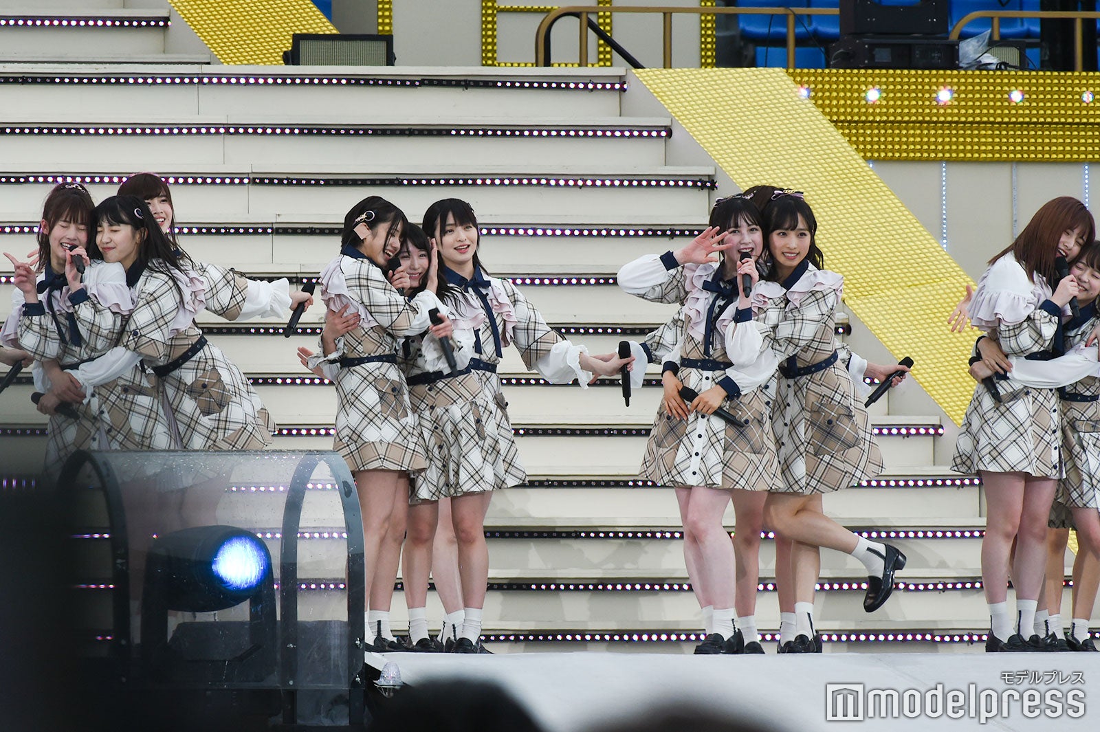 チーム8「AKB48グループ春のLIVEフェスin横浜スタジアム」（C）モデルプレス