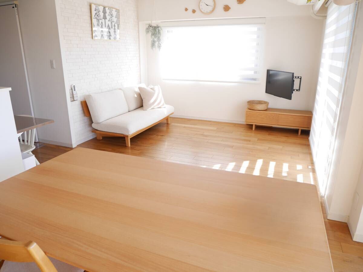 床やテーブルなどの「平面」を多く見せる