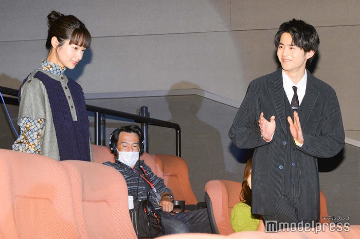 藤間爽子、鈴鹿央士 (C)モデルプレス